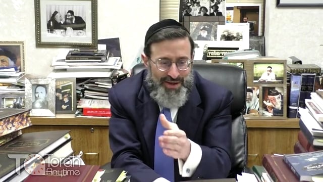 The Memorable "Neshikos" of Shema Yisroel at Matan Torah