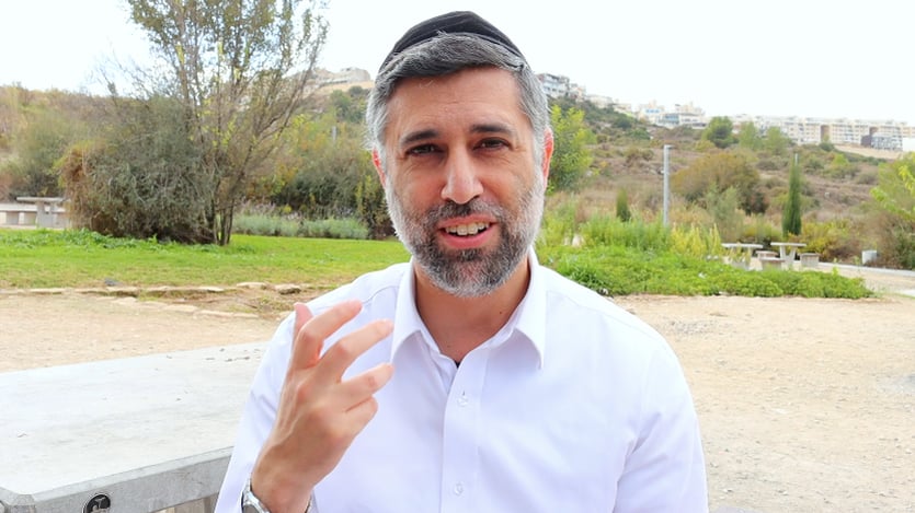Toldos: Moshiach's Secret Clothing