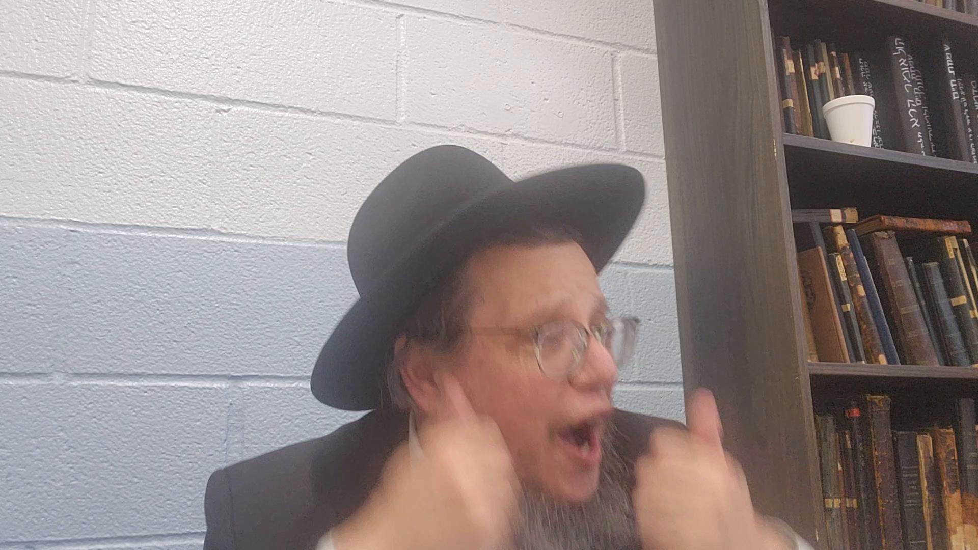 lomdut parshat pekudei Lakewood's minhag for klapping for yaaleh vyovoi