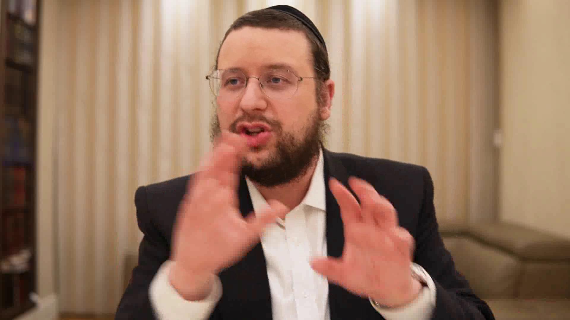 דער כוח פון ראש חודש - א באַגעגעניש מיט׳ן טאטען