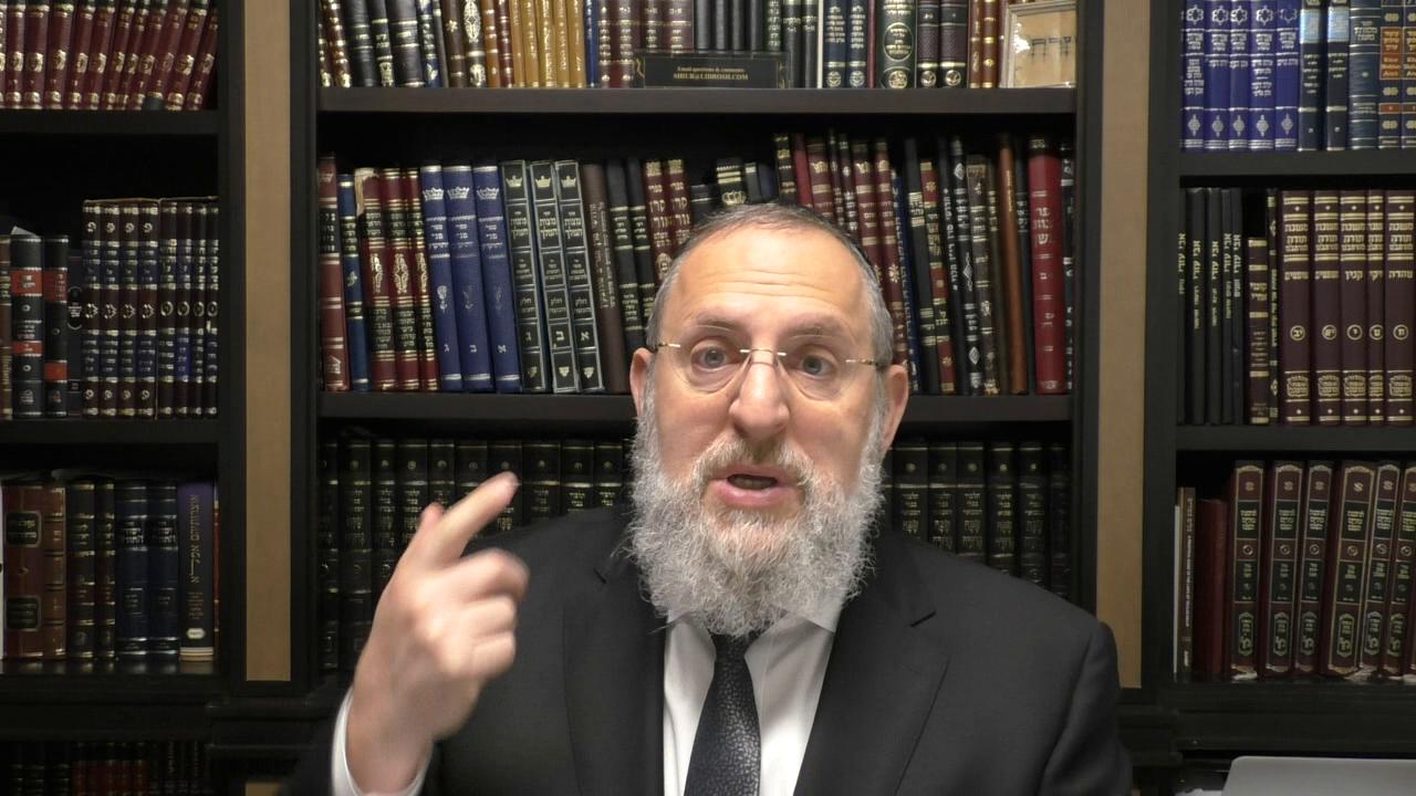Ask The Rabbi: What Does It Mean That Hashem is a Melech?