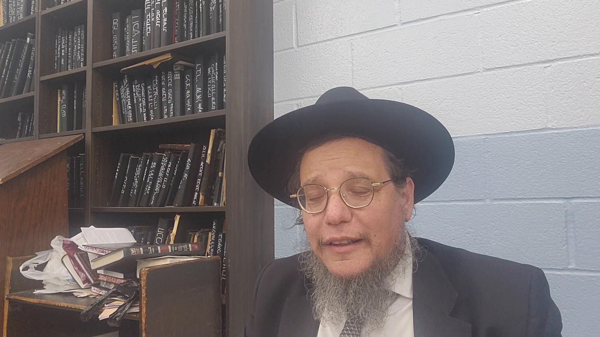 Lomdut vayeira "Rav Shach had to eat weekday food on Yom Tov" and Avrohm Avinus interesting suka