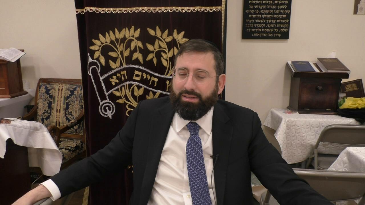 Does a Hat or Scarf Need Tzitzis? -Shoneh Halachos Siman 10 Seif 14-23 