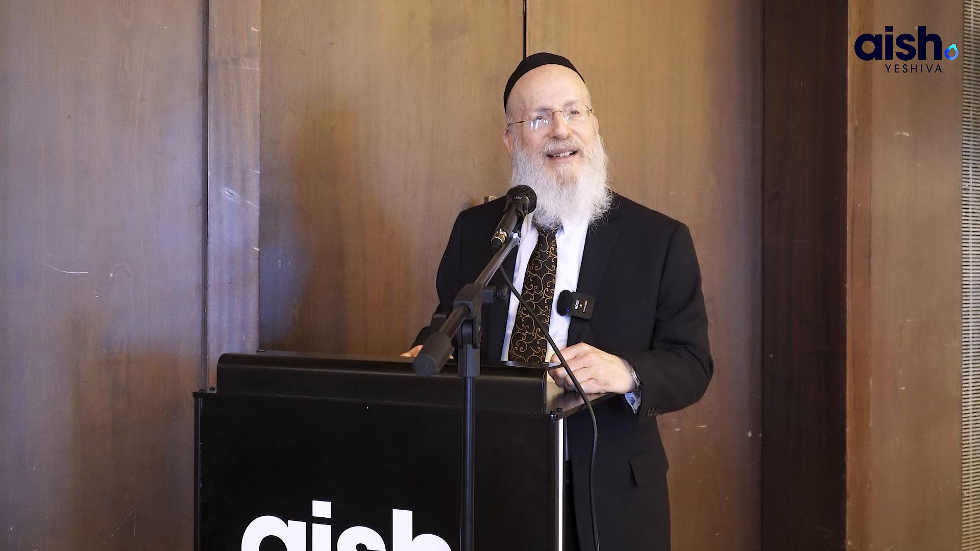 Growth Isn’t Linear: The Message of Rosh Chodesh