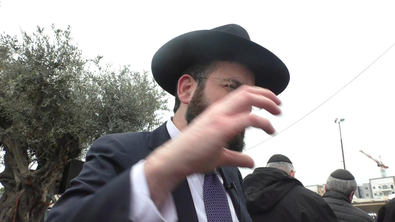 Live From Netivot: Headed to the Kever of the Baba Sali on His Hillula