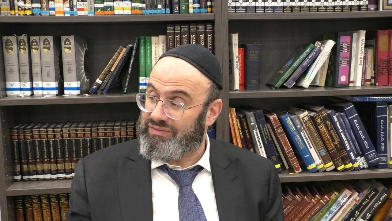 360:3b "A Roof Next to Reshus Harabbim."