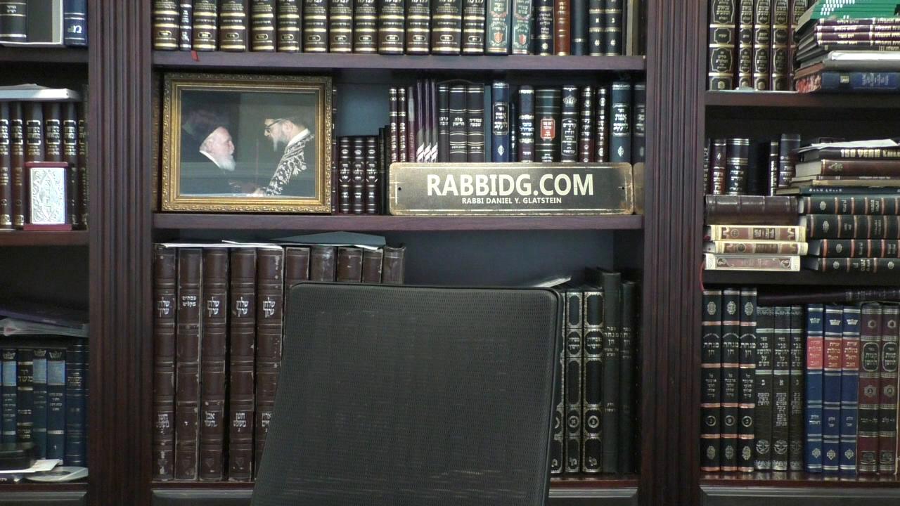 Do Artscroll Dust Covers Have Kedusha? Mishna Berura Daf Hashavua Siman 154 Seif 3-4