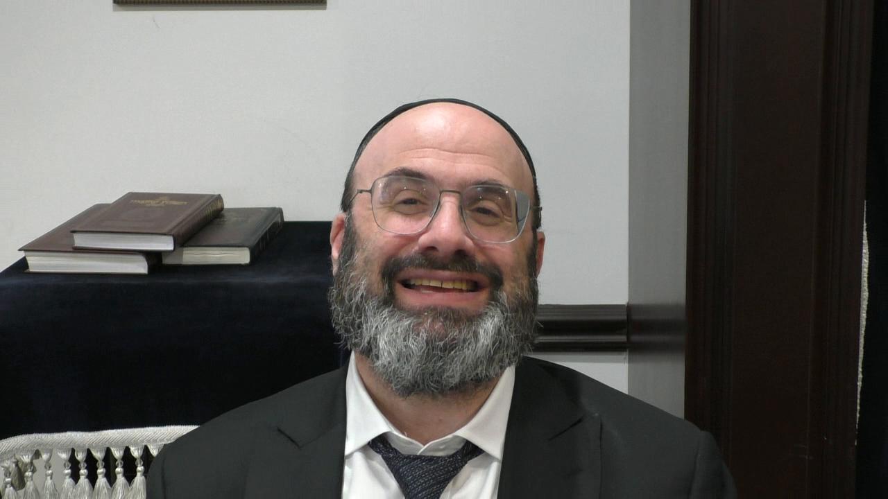 The Vort - "Shevii Shel Pesach, Matzah - The Everlasting Crack!!!" 